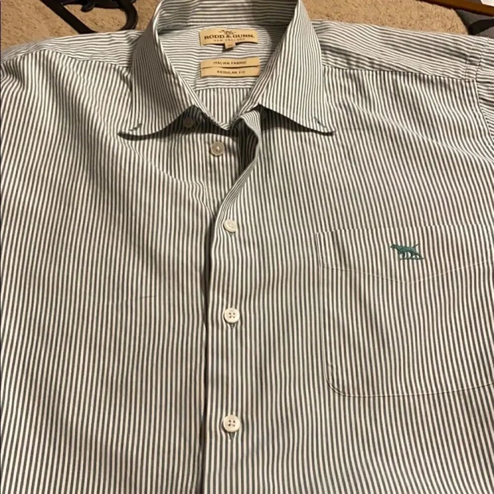 RODD & Gunn men’s shirt. Xl. Blue and white stripe